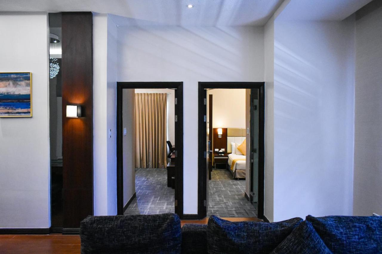 Mg Grand Hotel Olongapo Εξωτερικό φωτογραφία
