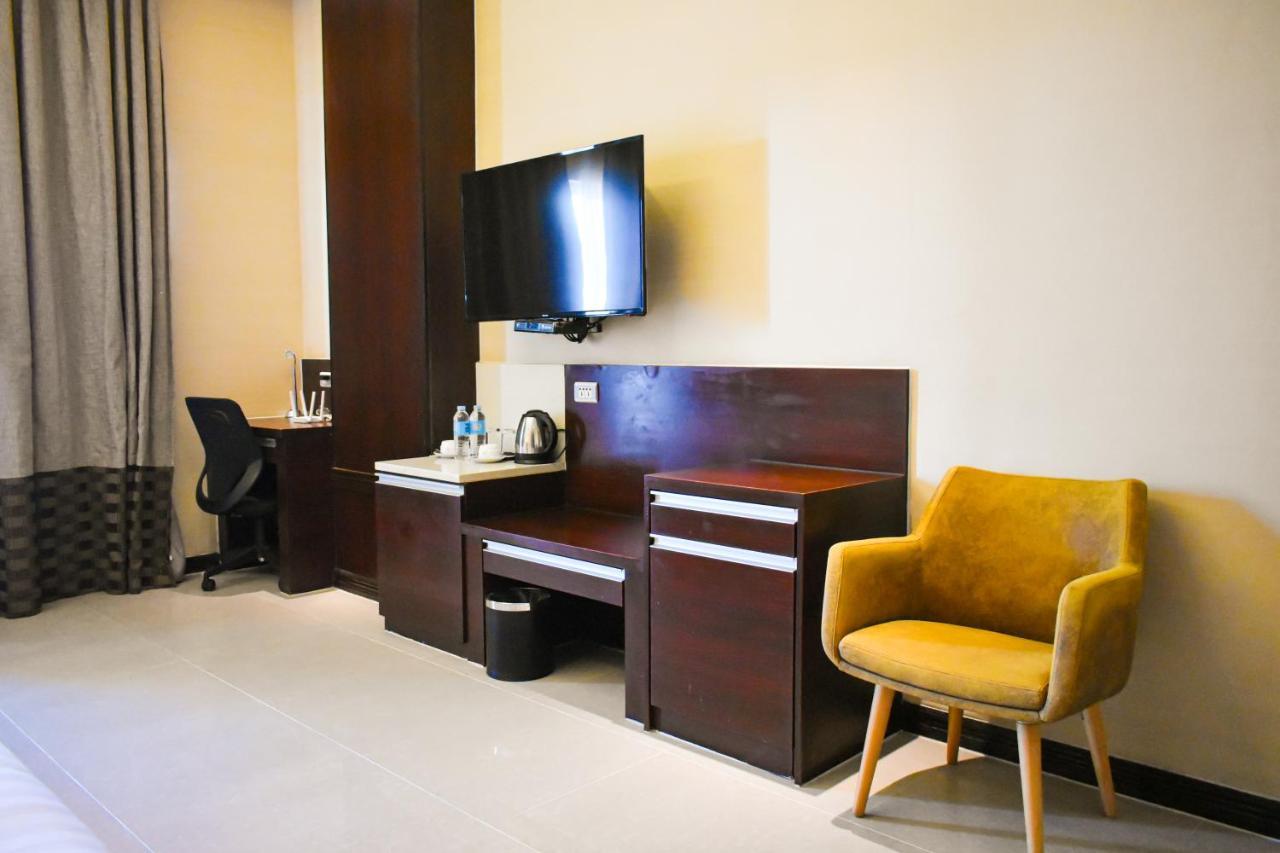 Mg Grand Hotel Olongapo Εξωτερικό φωτογραφία